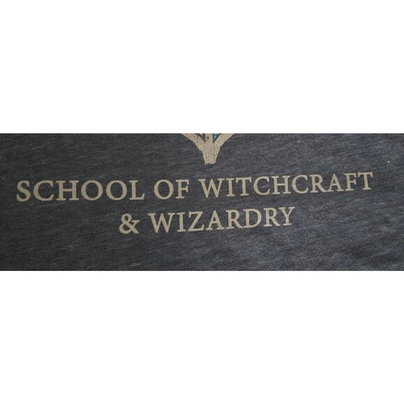 Harry Potter Hogwarts School of Witchcraft & Wizardry V-Neck T-shirt Size Medium - Picture 7 of 11